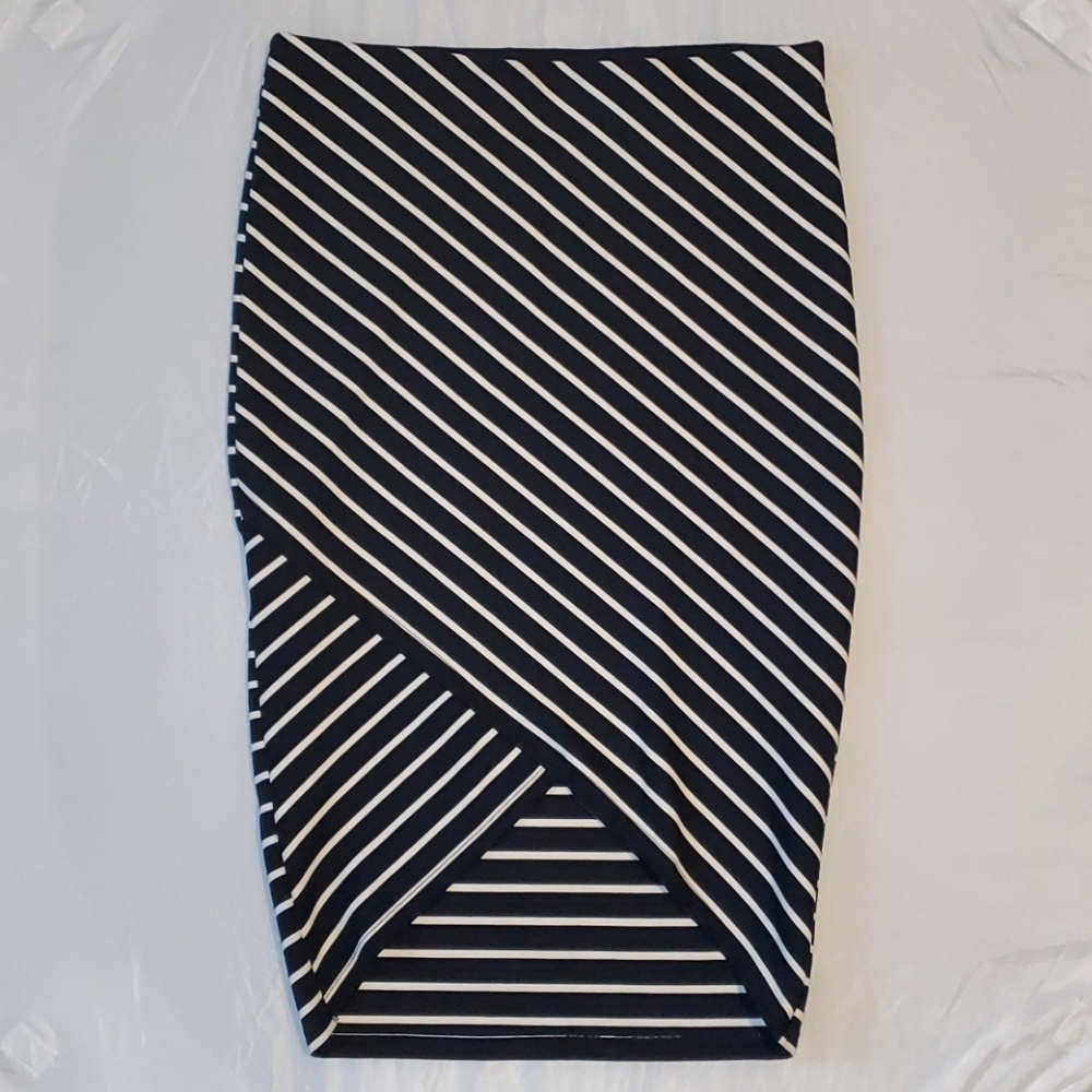 Zara Asymmetrical Skirt Black White Size 28US